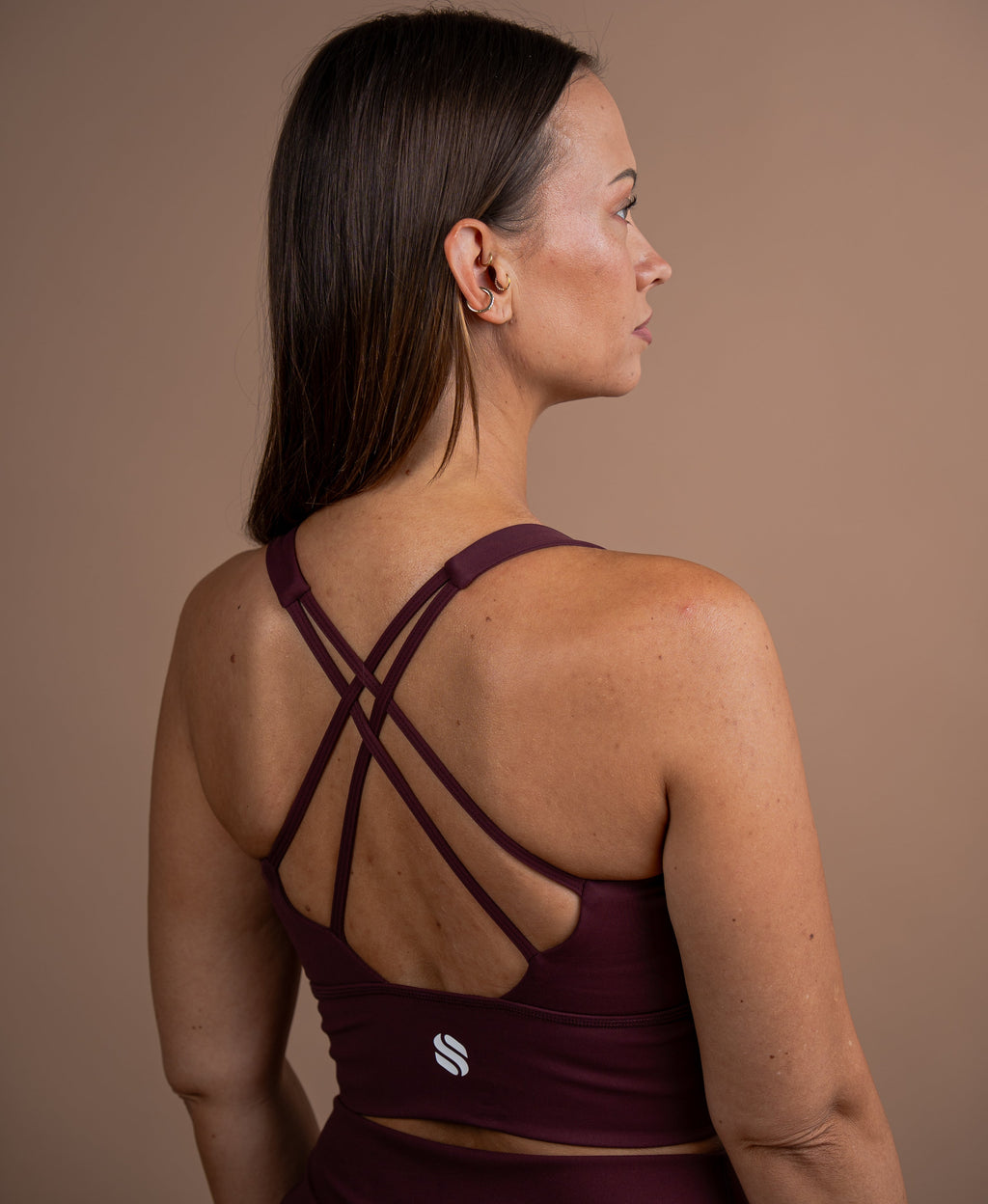 CAICOS SEAMLESS SPORTS BRA WITH WHITE LOGO