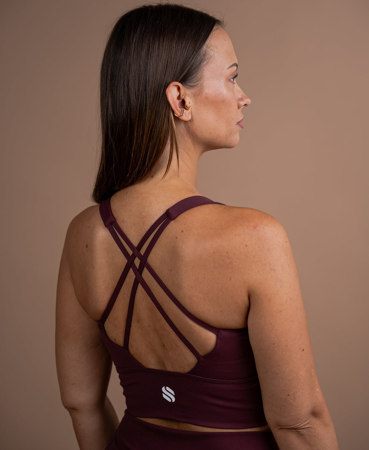 CAICOS SEAMLESS SPORTS BRA WITH WHITE LOGO