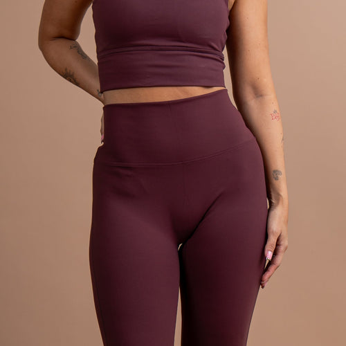 CAICOS SEAMLESS FLARED PANTS WITH WHITE LOGO