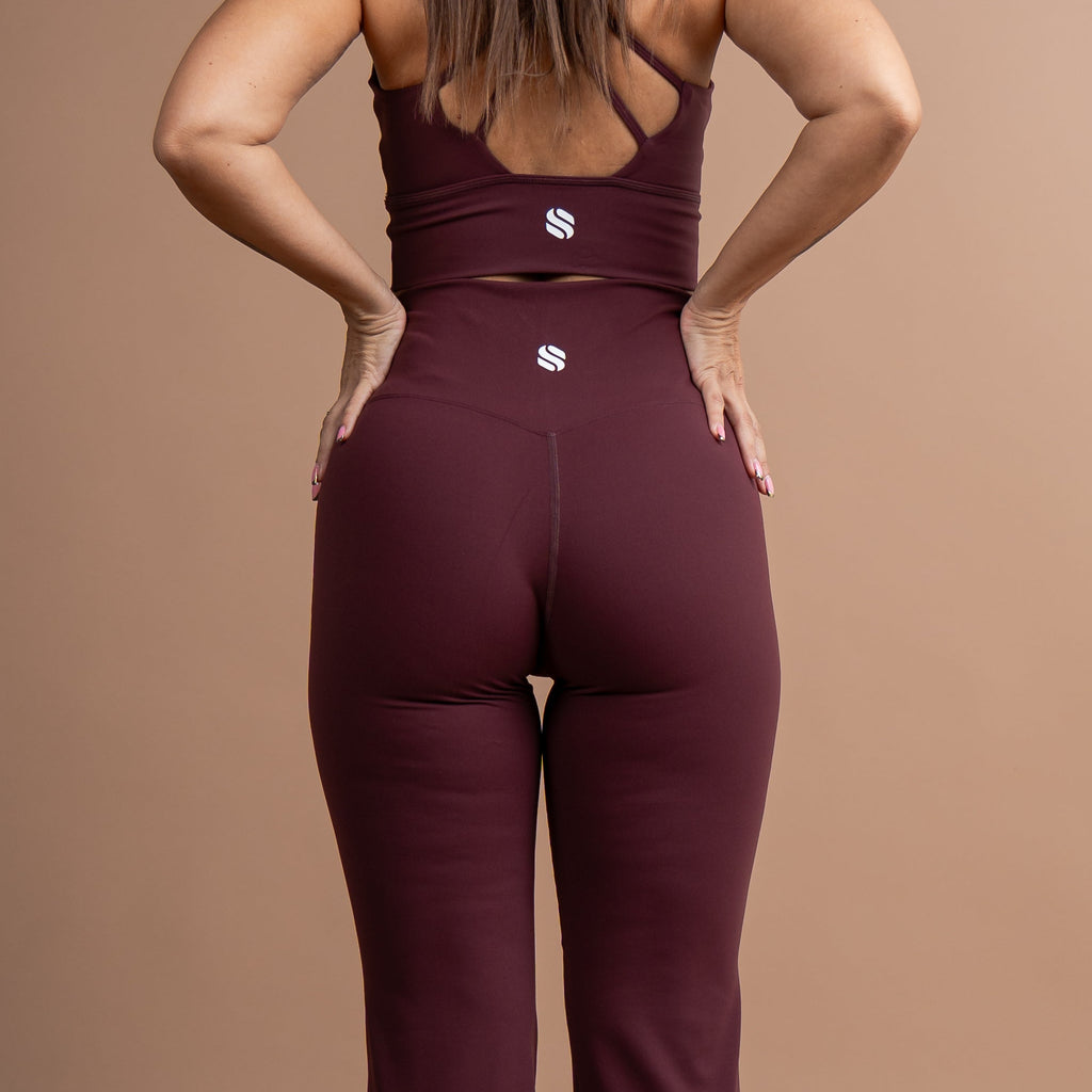 CAICOS SEAMLESS FLARED PANTS WITH WHITE LOGO
